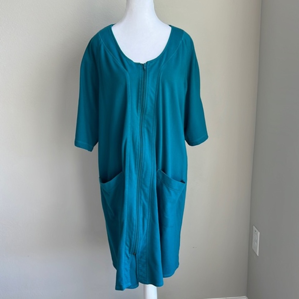 Dreams & Co. women’s blue zip front robe